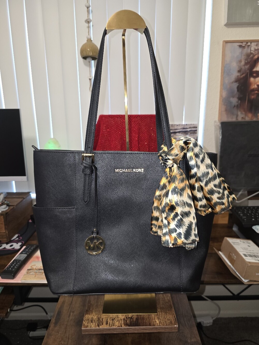 Michael Kors Charlotte Large Saffiano Leather Top Zip Tote NWT - Picture 2 of 10